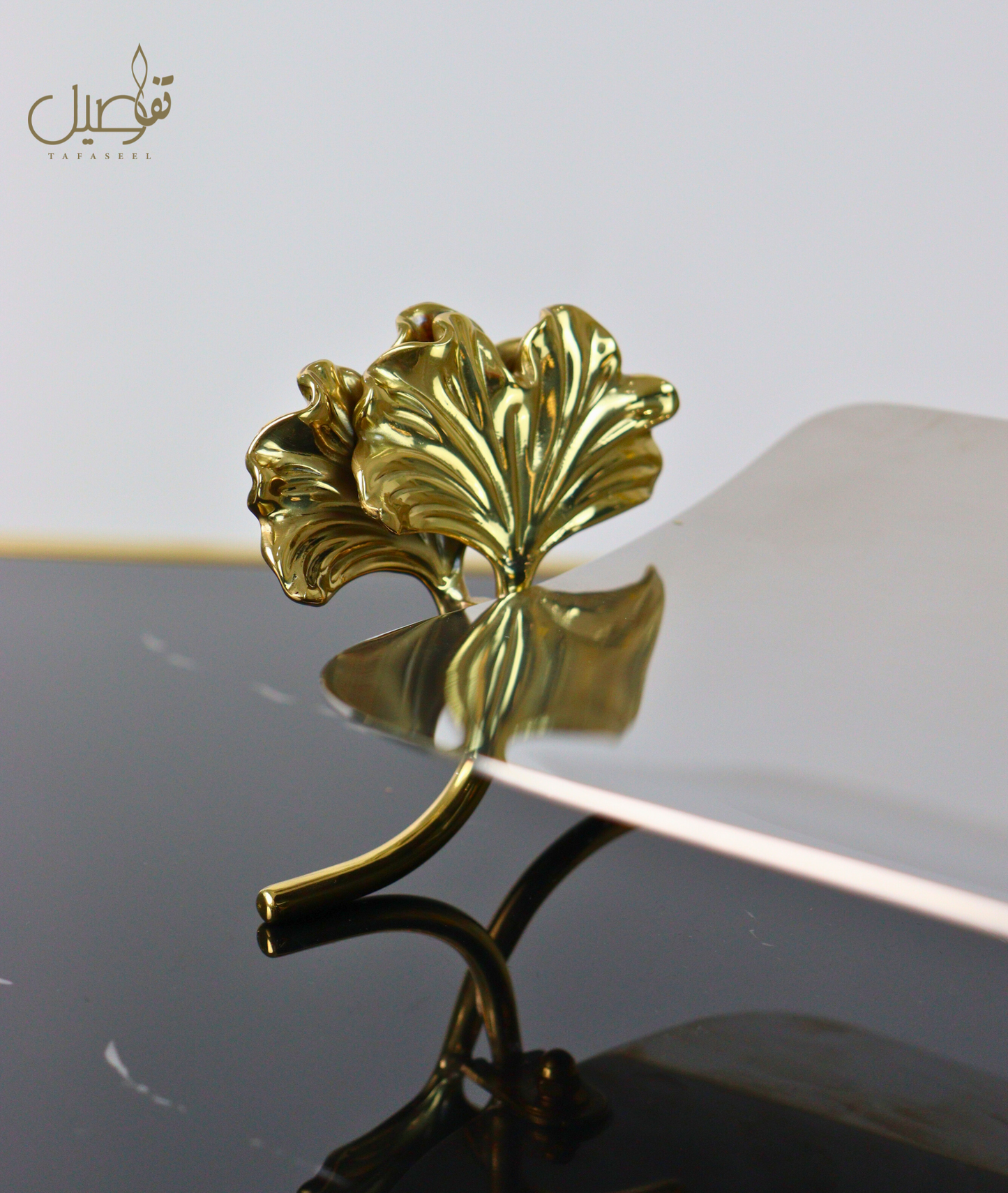 Plateau de service avec poignée en or