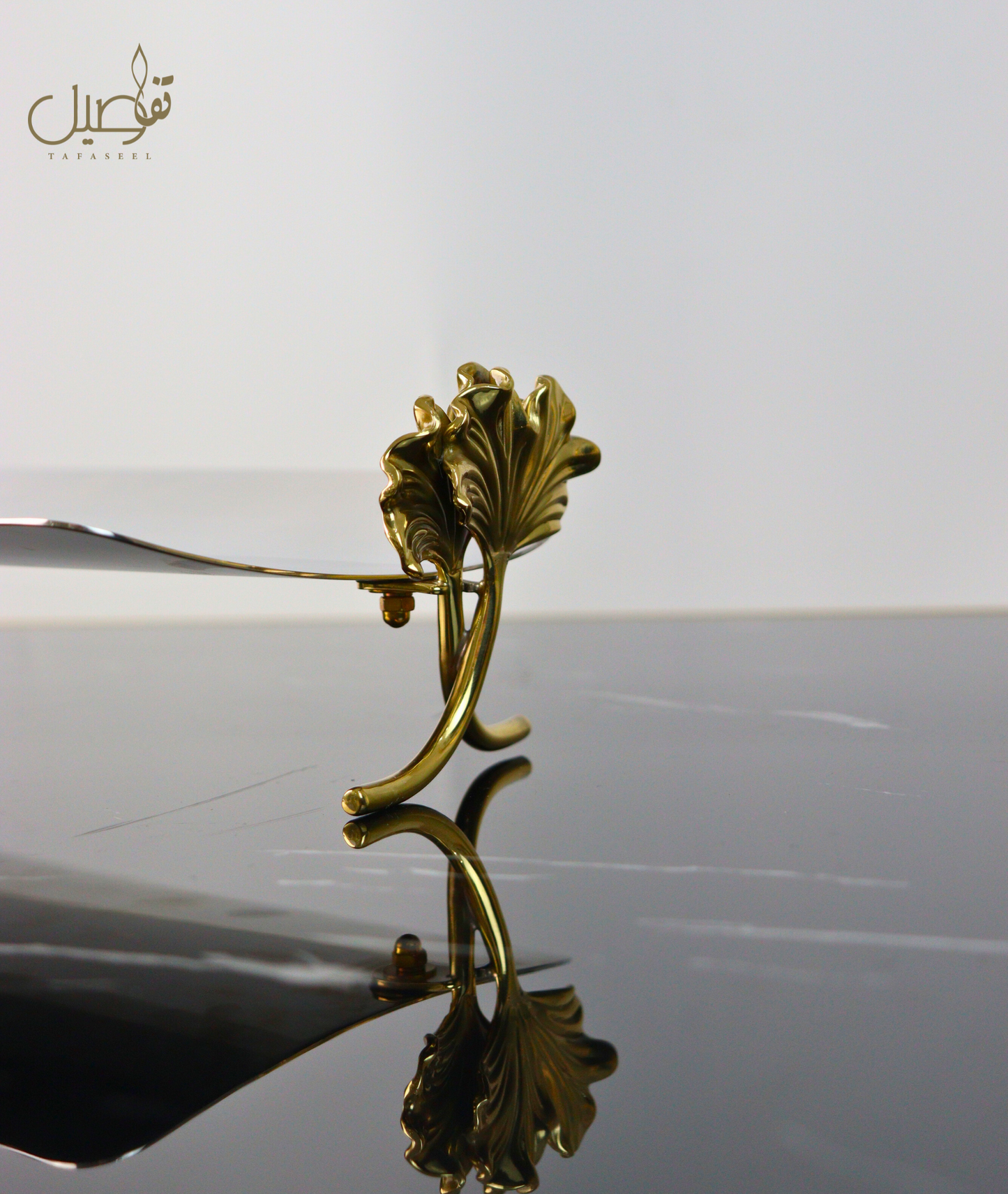 Plateau de service avec poignée en or