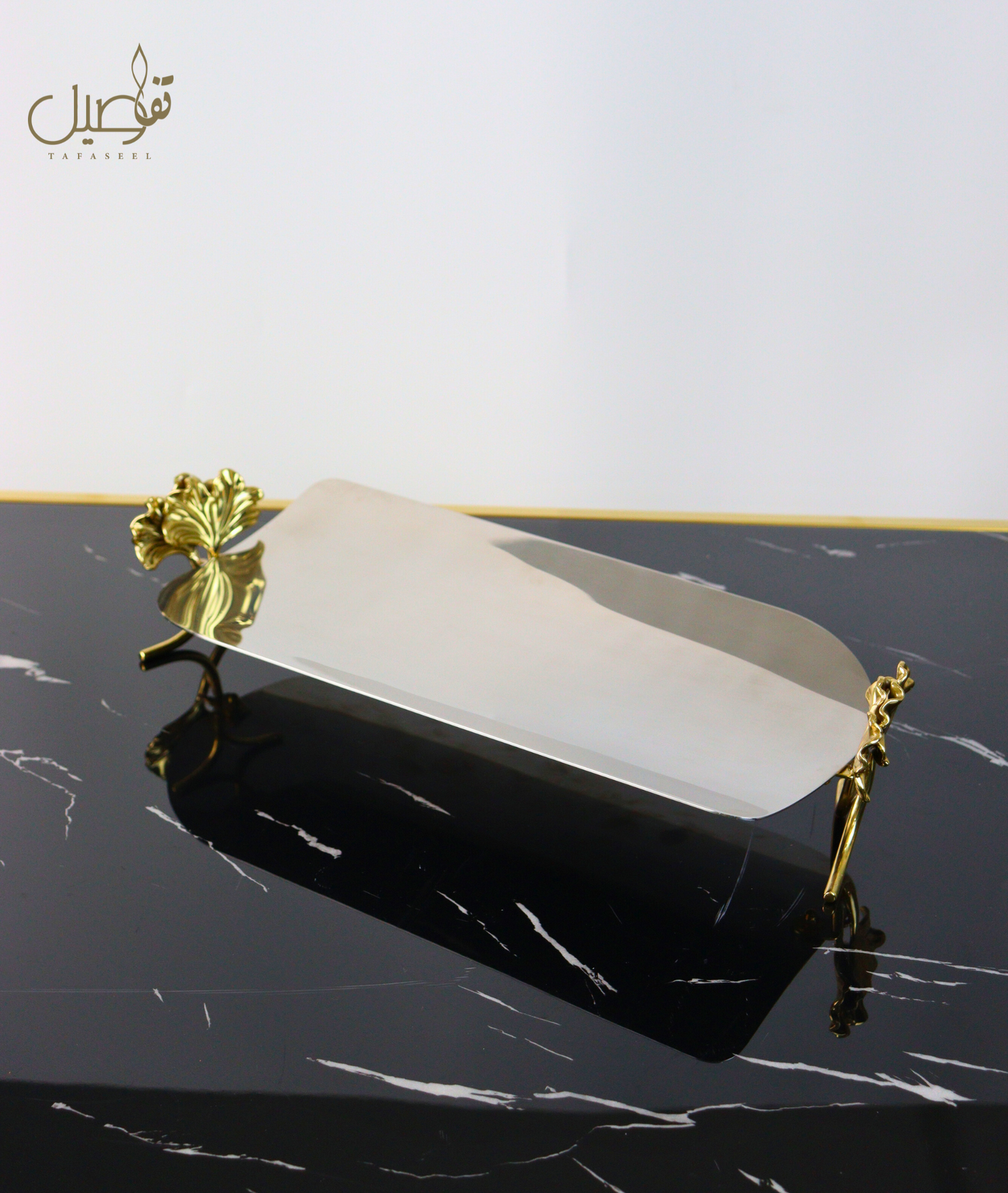 Plateau de service avec poignée en or