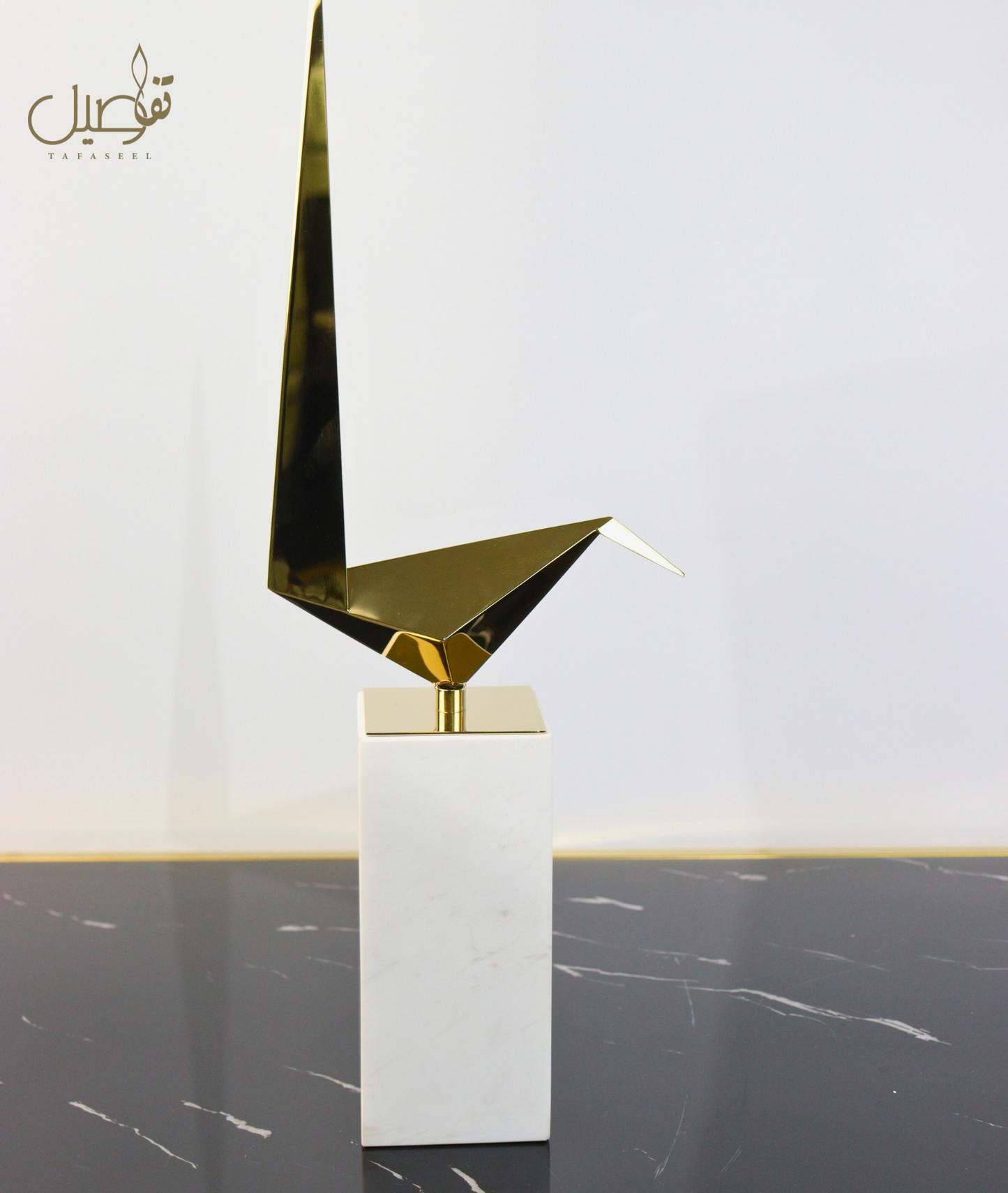 Sculpture d'Oiseau en Copper et Marbre Blanc