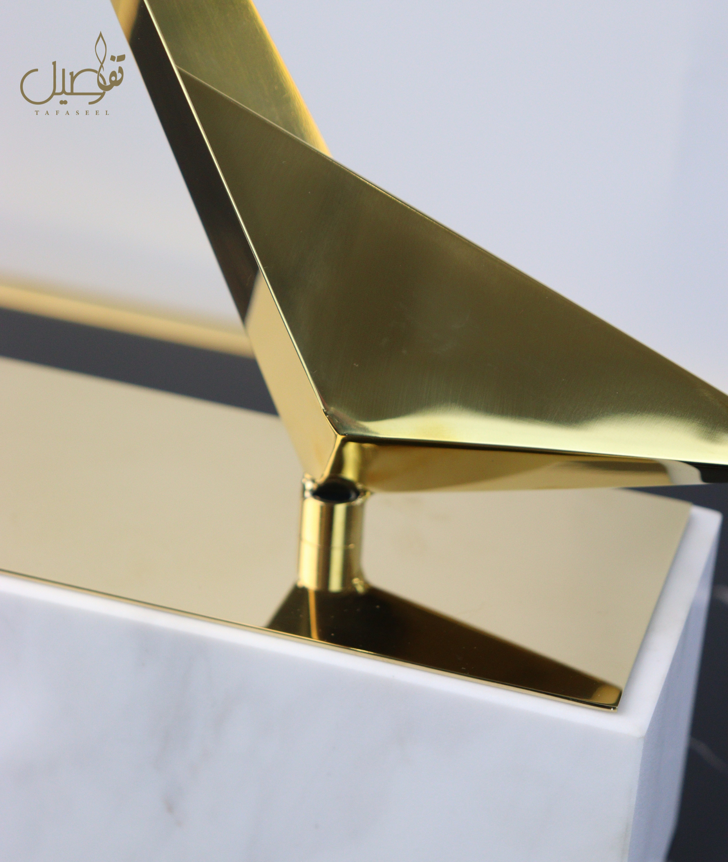 Sculpture d'Oiseau en Copper et Marbre Blanc