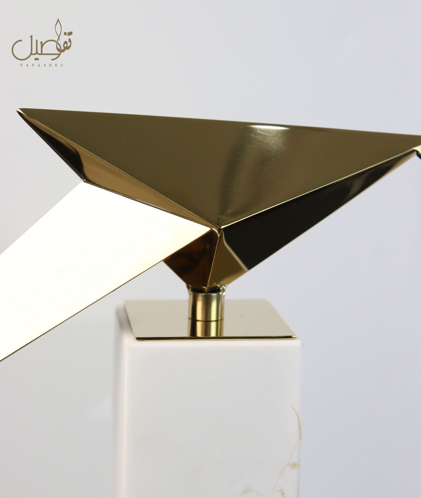 Sculpture d'oiseau en copper et marbre blanc