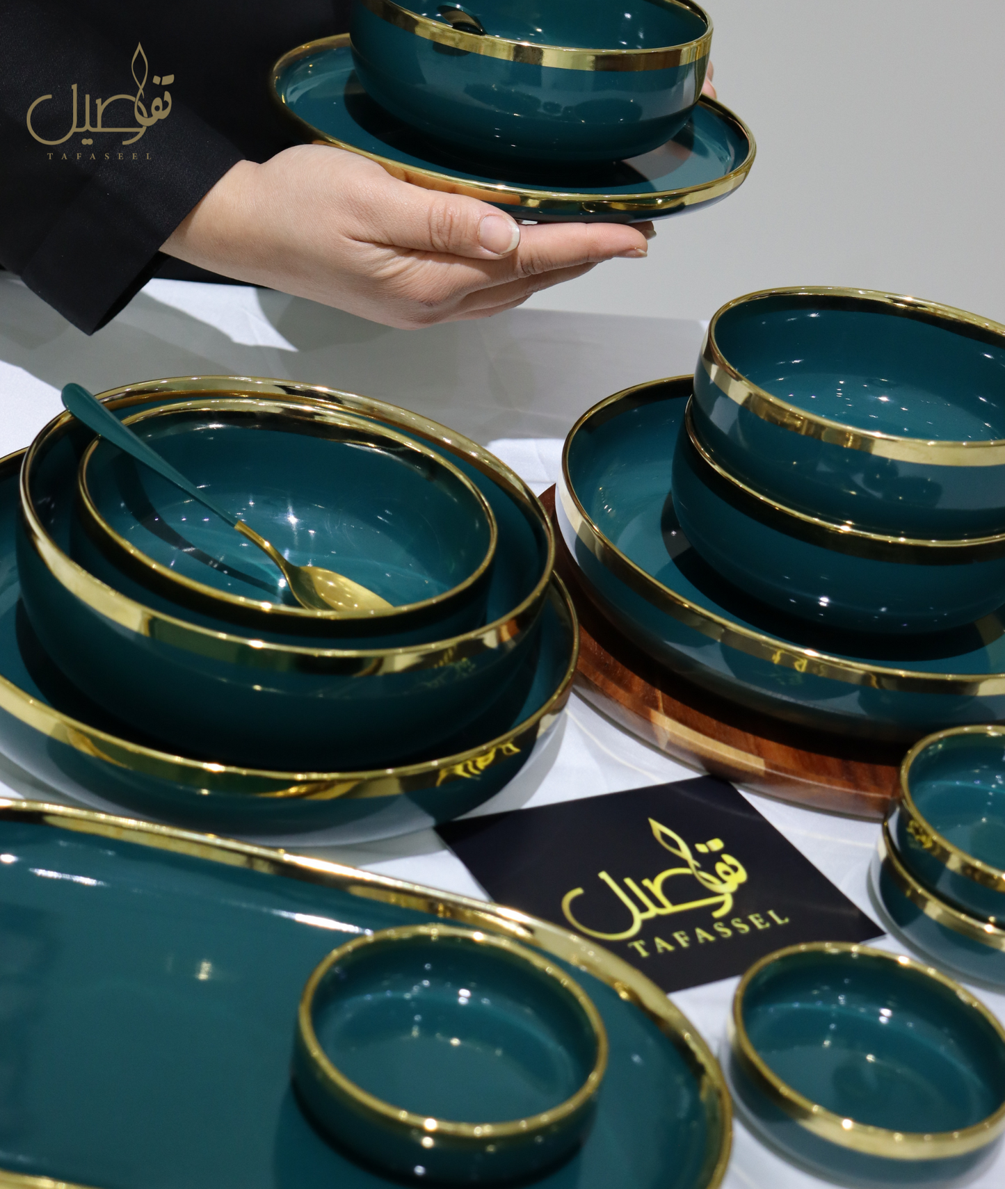 VAISSELLE PORCELAIRE VERT FONCE