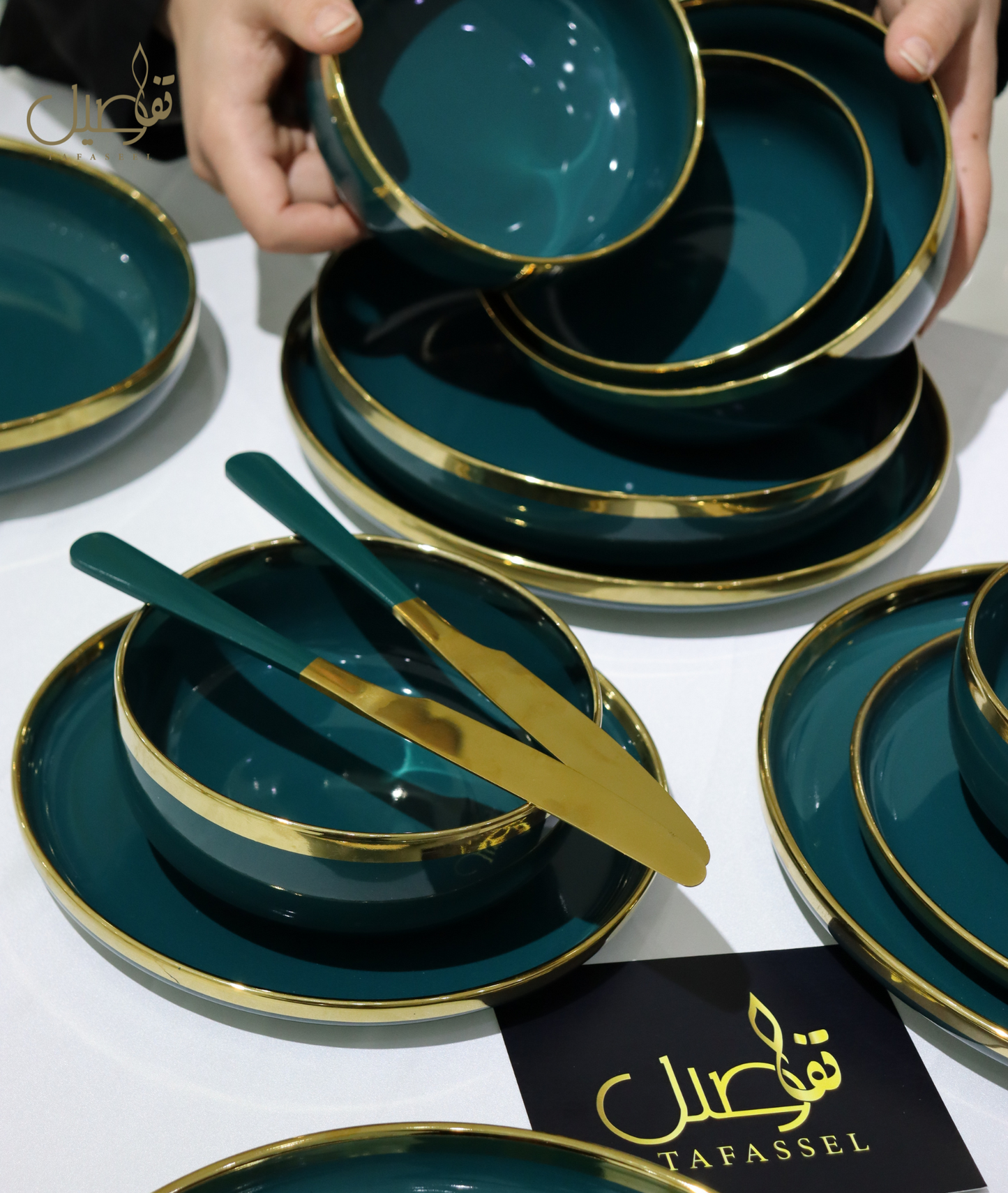 VAISSELLE PORCELAIRE VERT FONCE