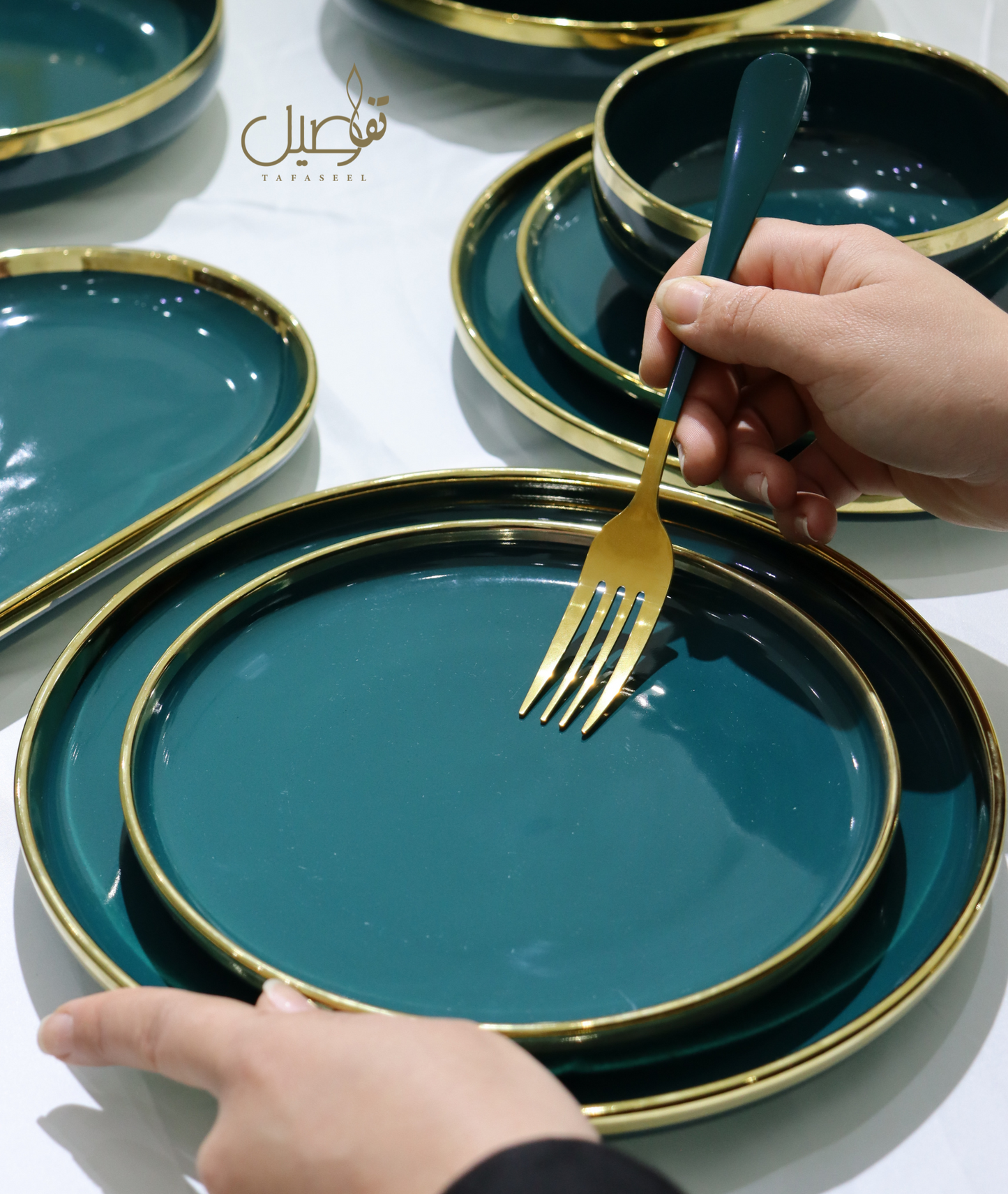 VAISSELLE PORCELAIRE VERT FONCE