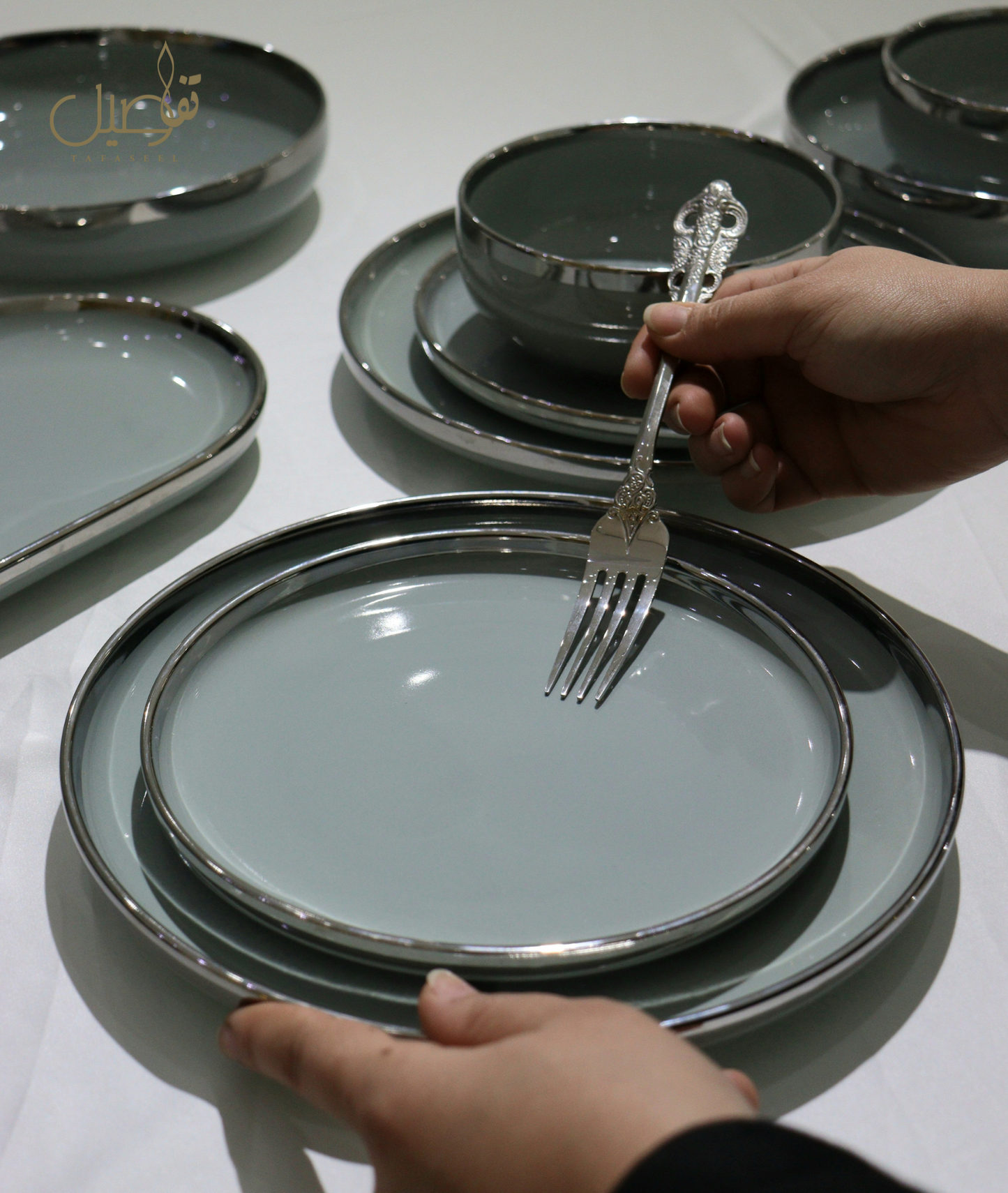 VAISSELLE PORCELAINE GRIS ARGENTE