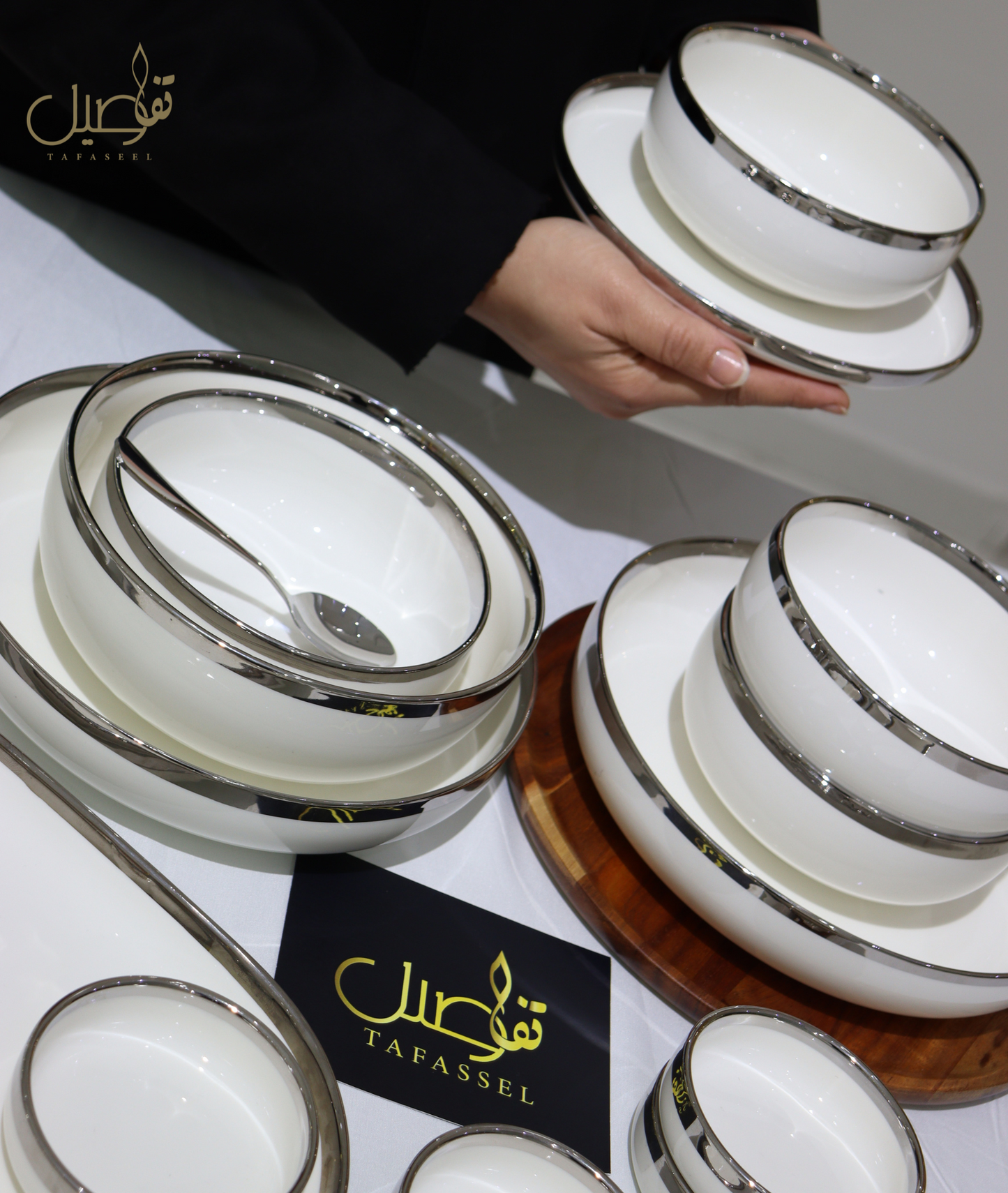 Ensemble de 27 pièces en blanc argenté