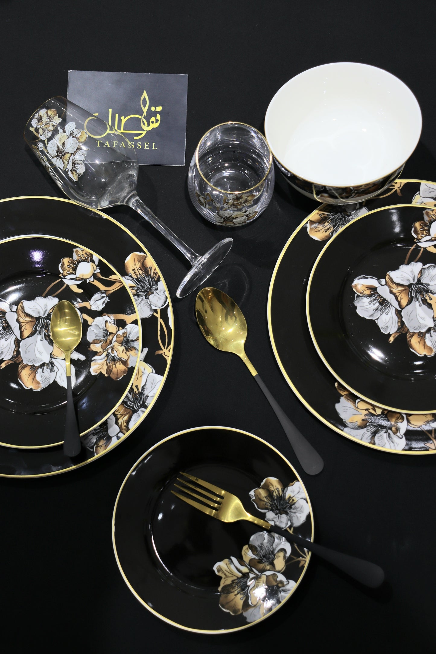 SERVICE DE TABLE NOIR 24 PCS